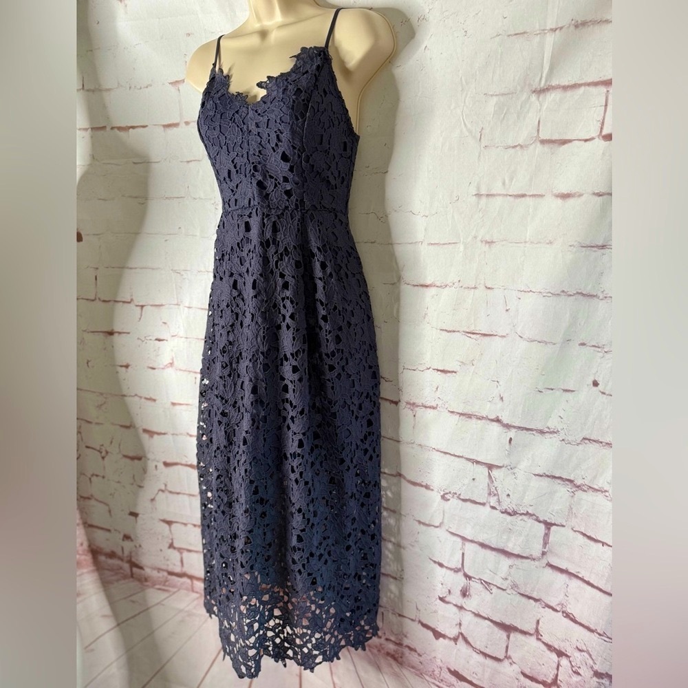 ANTHROPOLOGY MAEVE ASTR The LABEL Eyelet Lace Overlay Midi Dress Slate Blue M - Picture 9 of 15